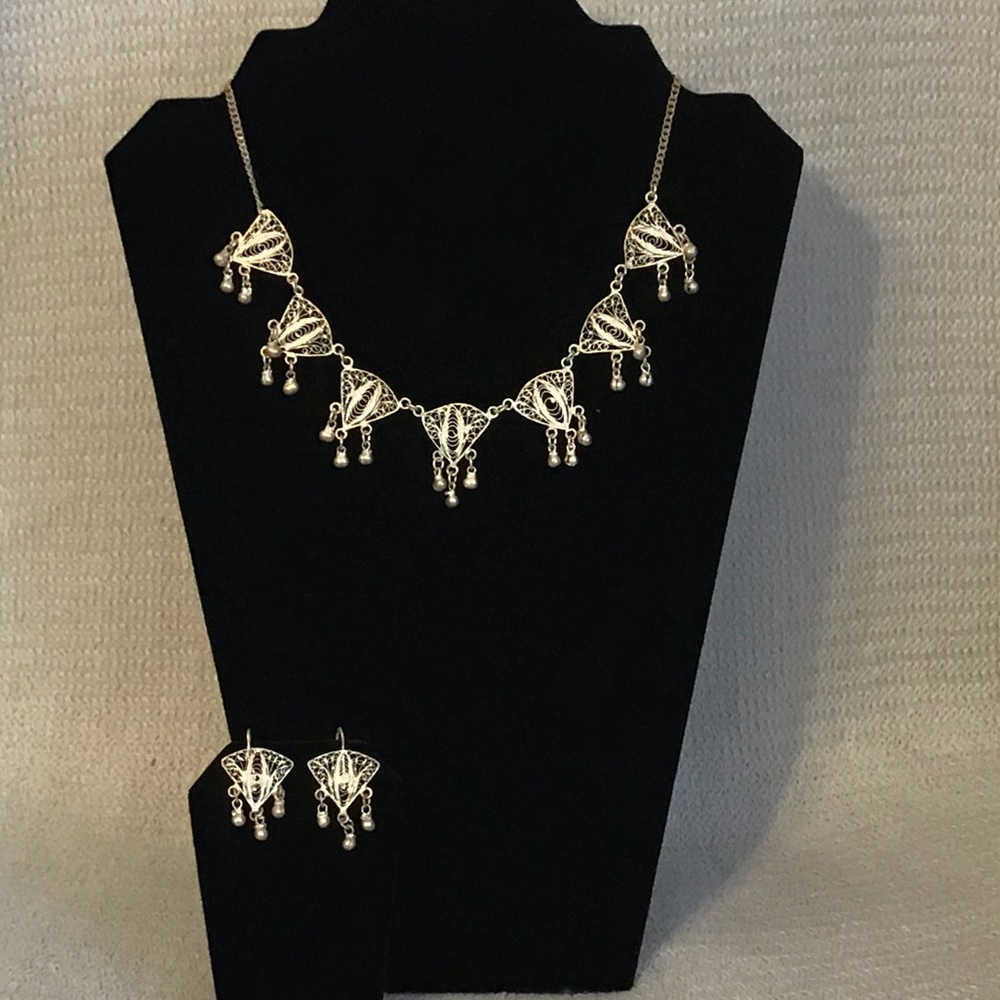 Vintage necklace & earrings